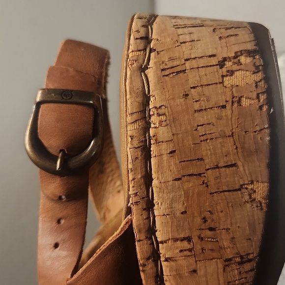 BORN SANDALS SIZE 9 40.5 Women's Tan Wedge Sandals - Picture 8 of 8